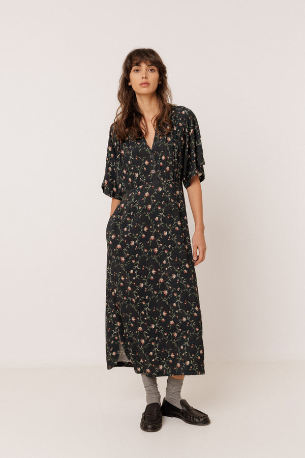 2026FW - Indi & Cold - Robe