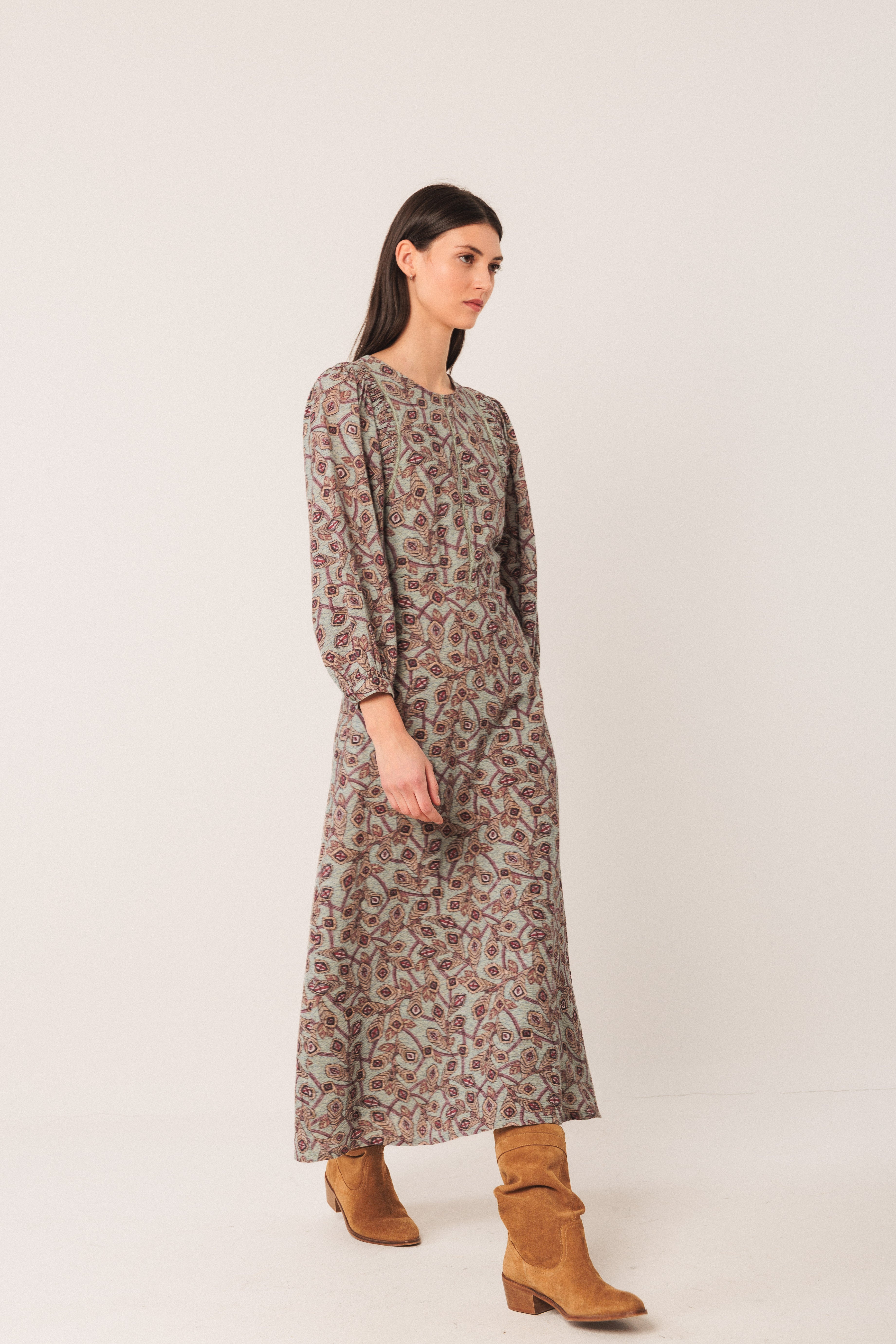 2025FW - Indi & Cold - Robe